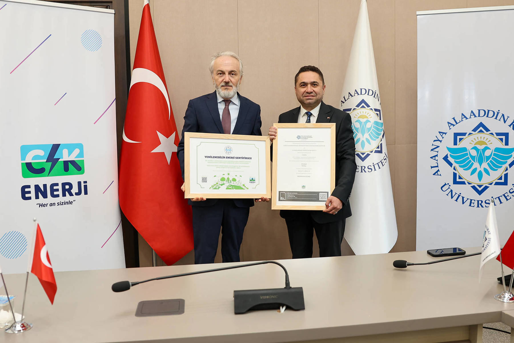 ALKÜ Tarihe Geçti: Türkiye’de Yeşil Enerjiyi Belgeleyen İlk Üniversite Oldu